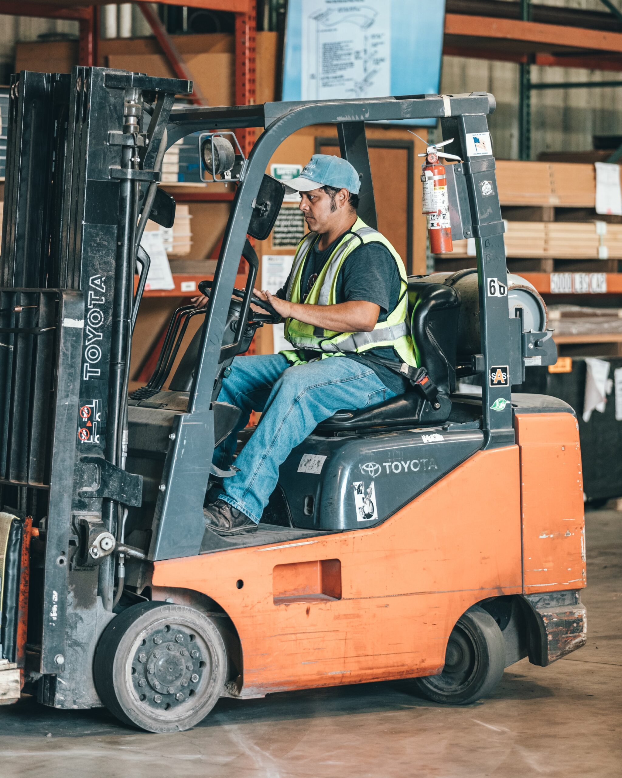 Toyotax 02 7FGF30x-Front fork lift-demo ad 9